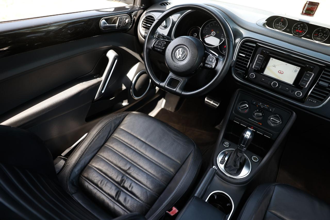 Volkswagen Beetle Coupe  2013