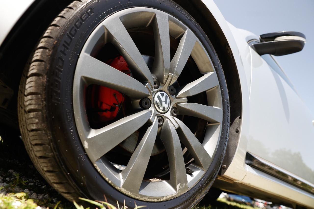 Volkswagen Beetle Coupe  2013