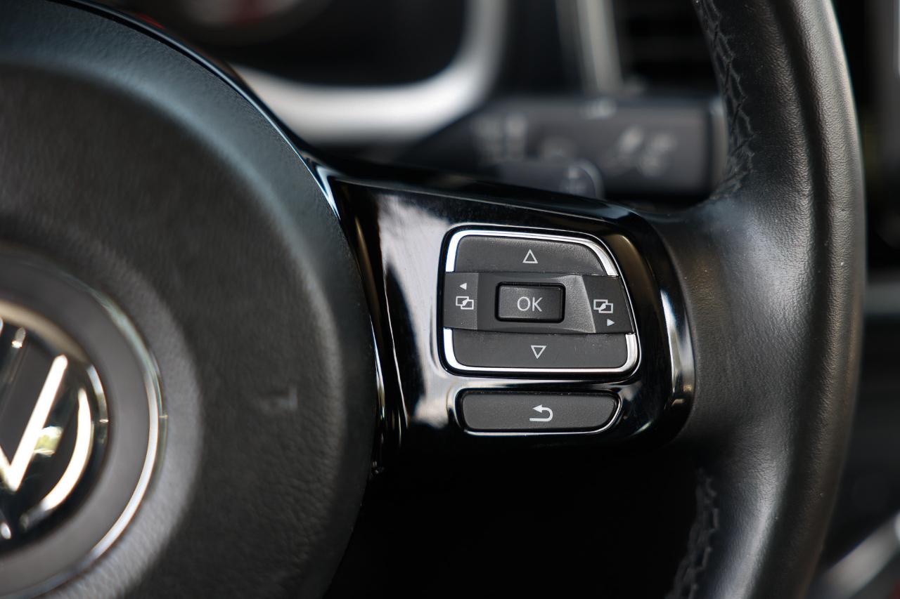 Volkswagen Beetle Coupe  2013