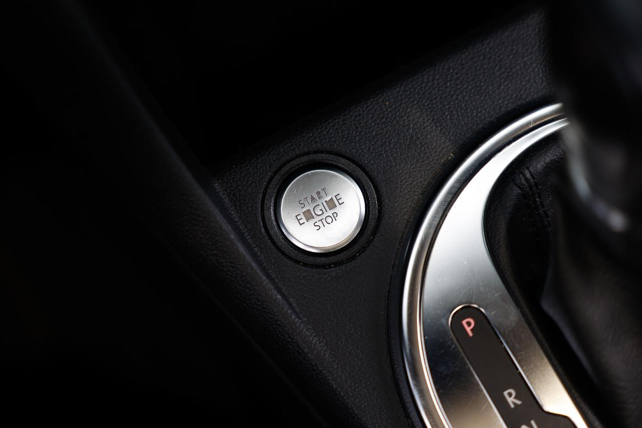 Volkswagen Beetle Coupe  2013