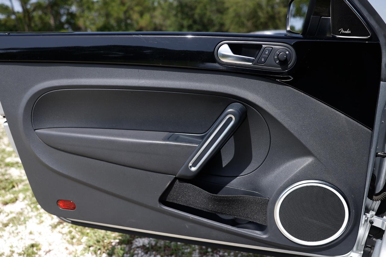 Volkswagen Beetle Coupe  2013