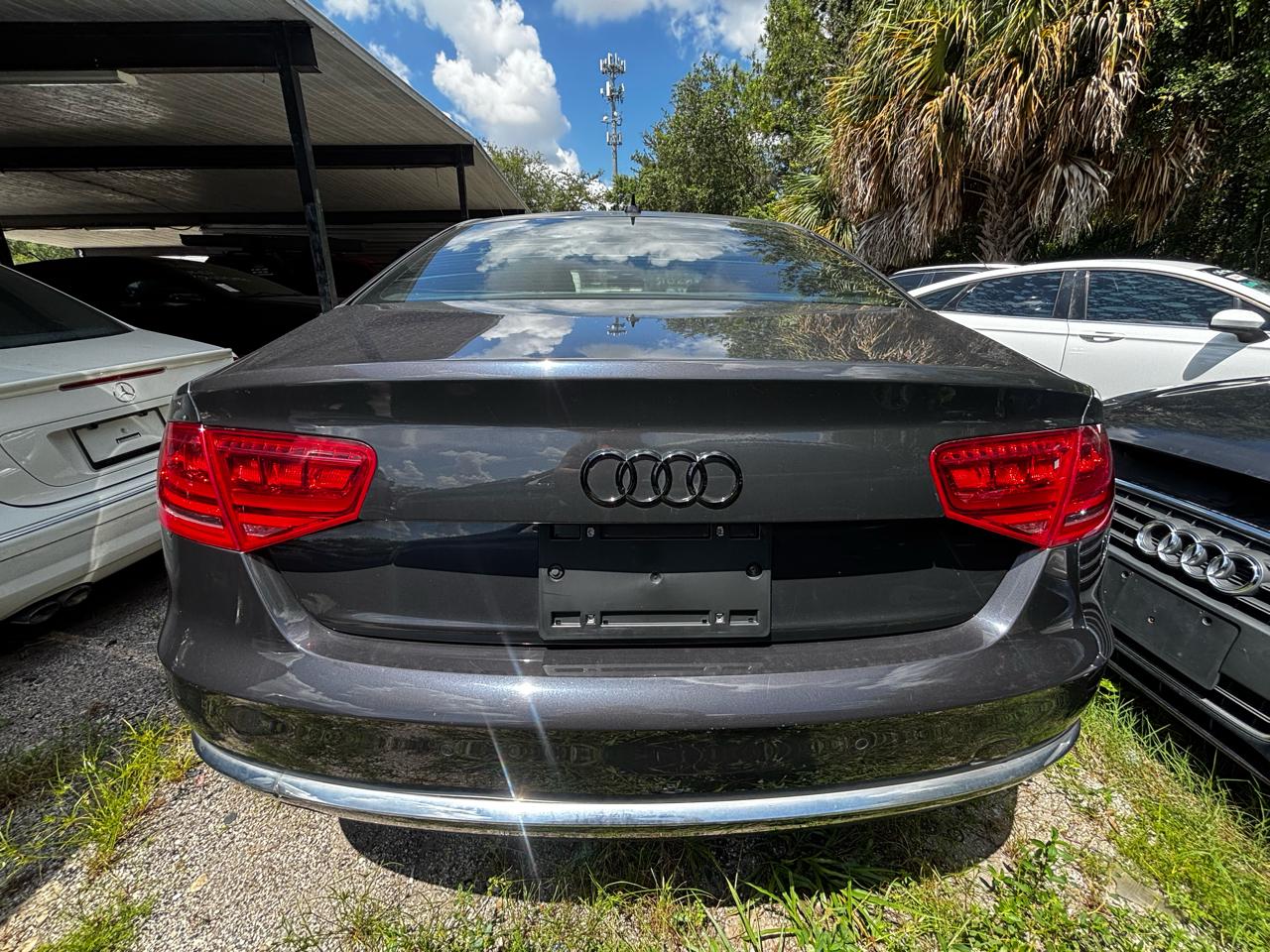 Audi A8  2011