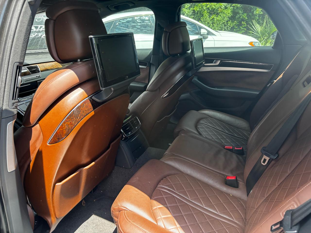 Audi A8  2011