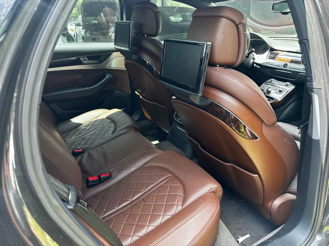 Audi A8  2011