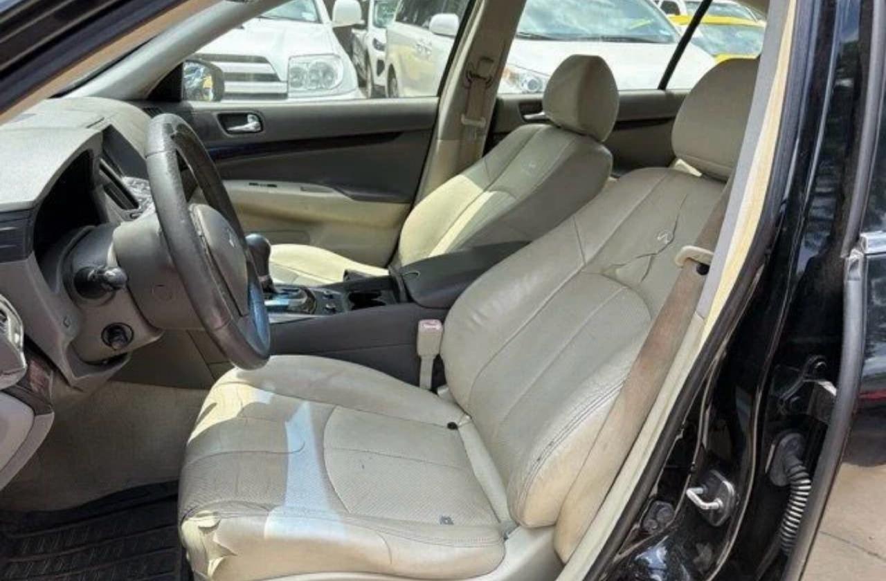 Infiniti G37 Sedan  2011