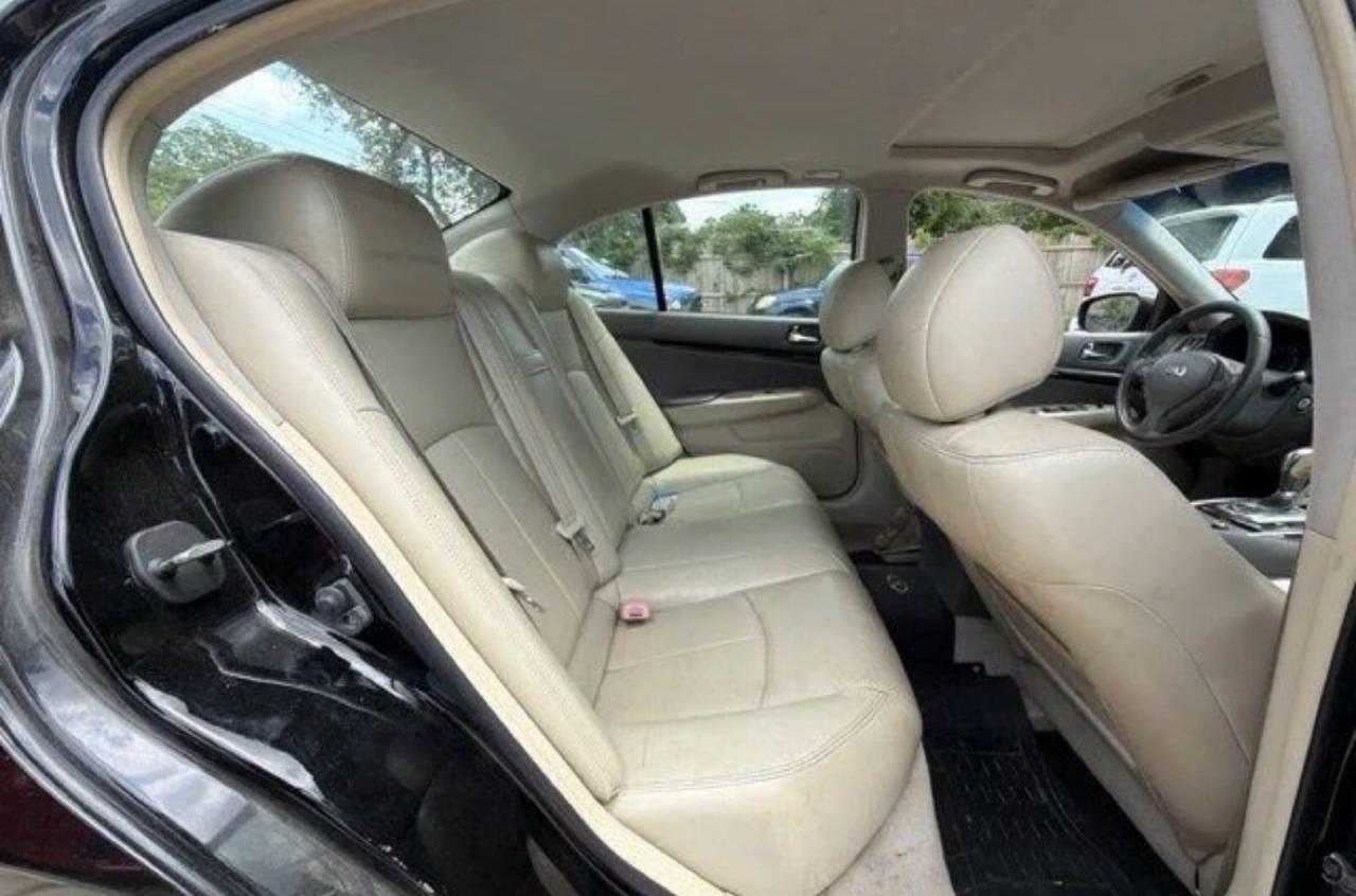 Infiniti G37 Sedan  2011