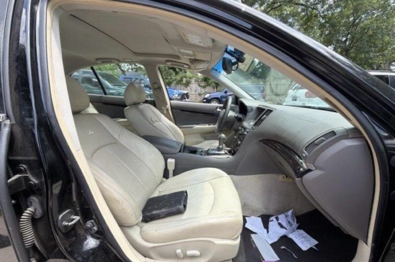 Infiniti G37 Sedan  2011