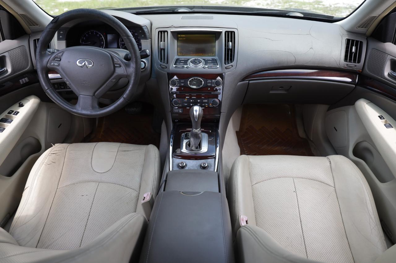 Infiniti G37 Sedan  2011