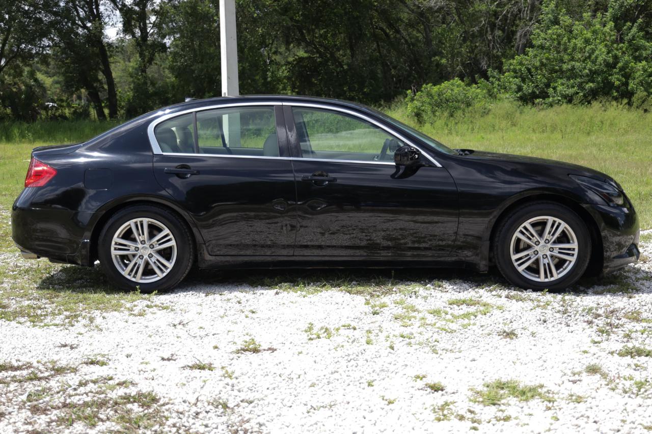 Infiniti G37 Sedan  2011