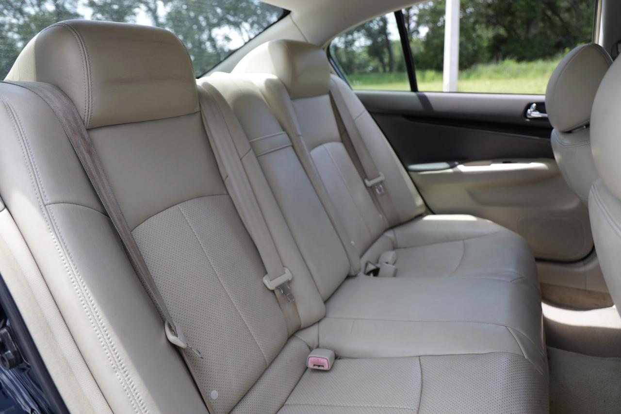 Infiniti G37 Sedan  2011