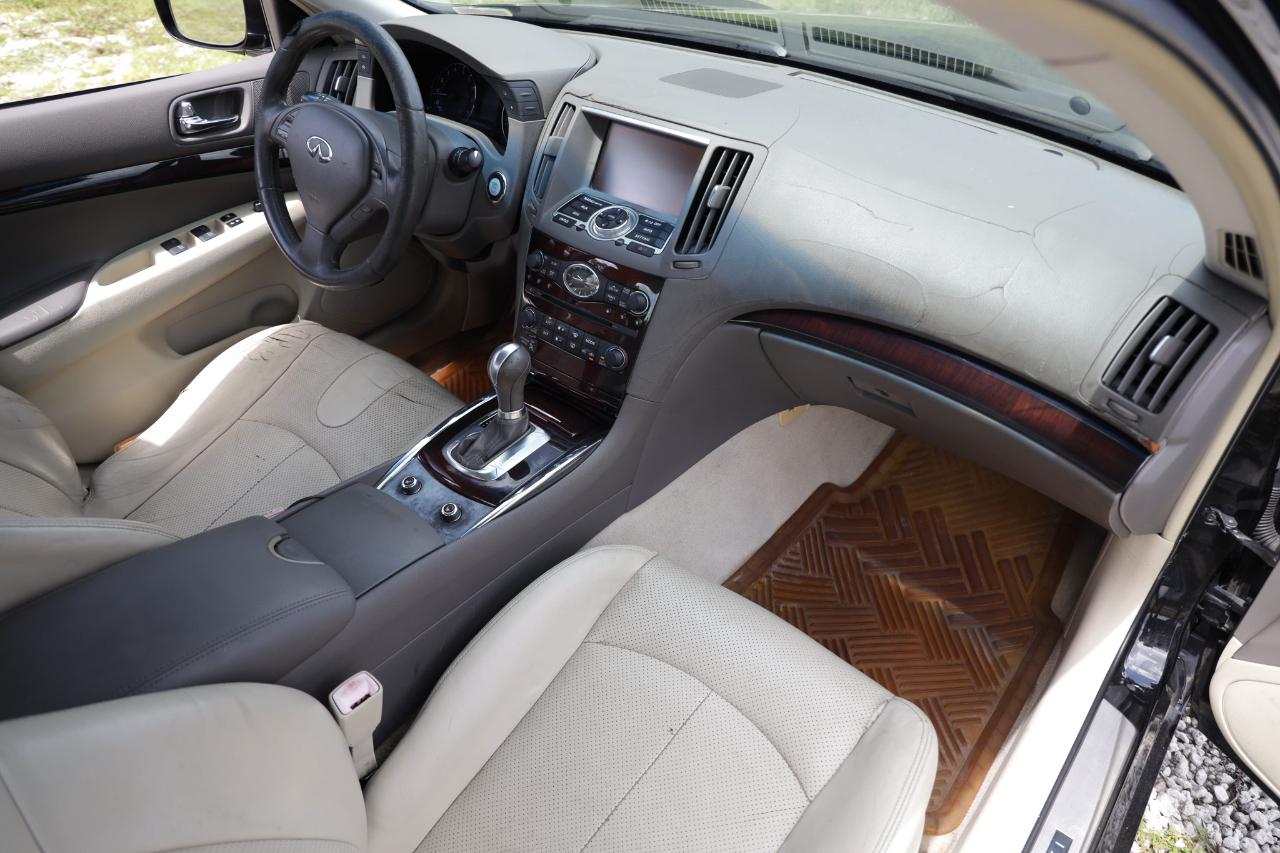 Infiniti G37 Sedan  2011