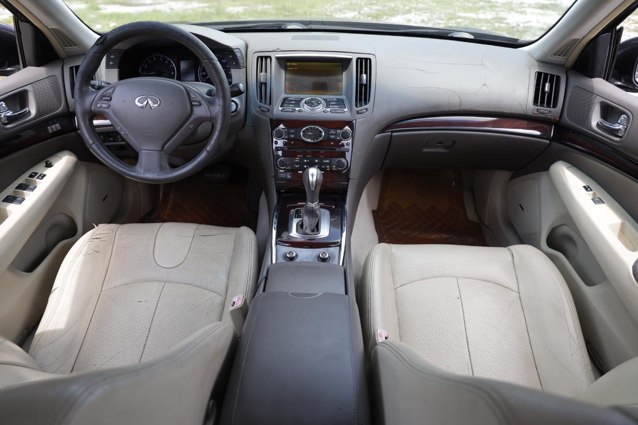 Infiniti G37 Sedan  2011