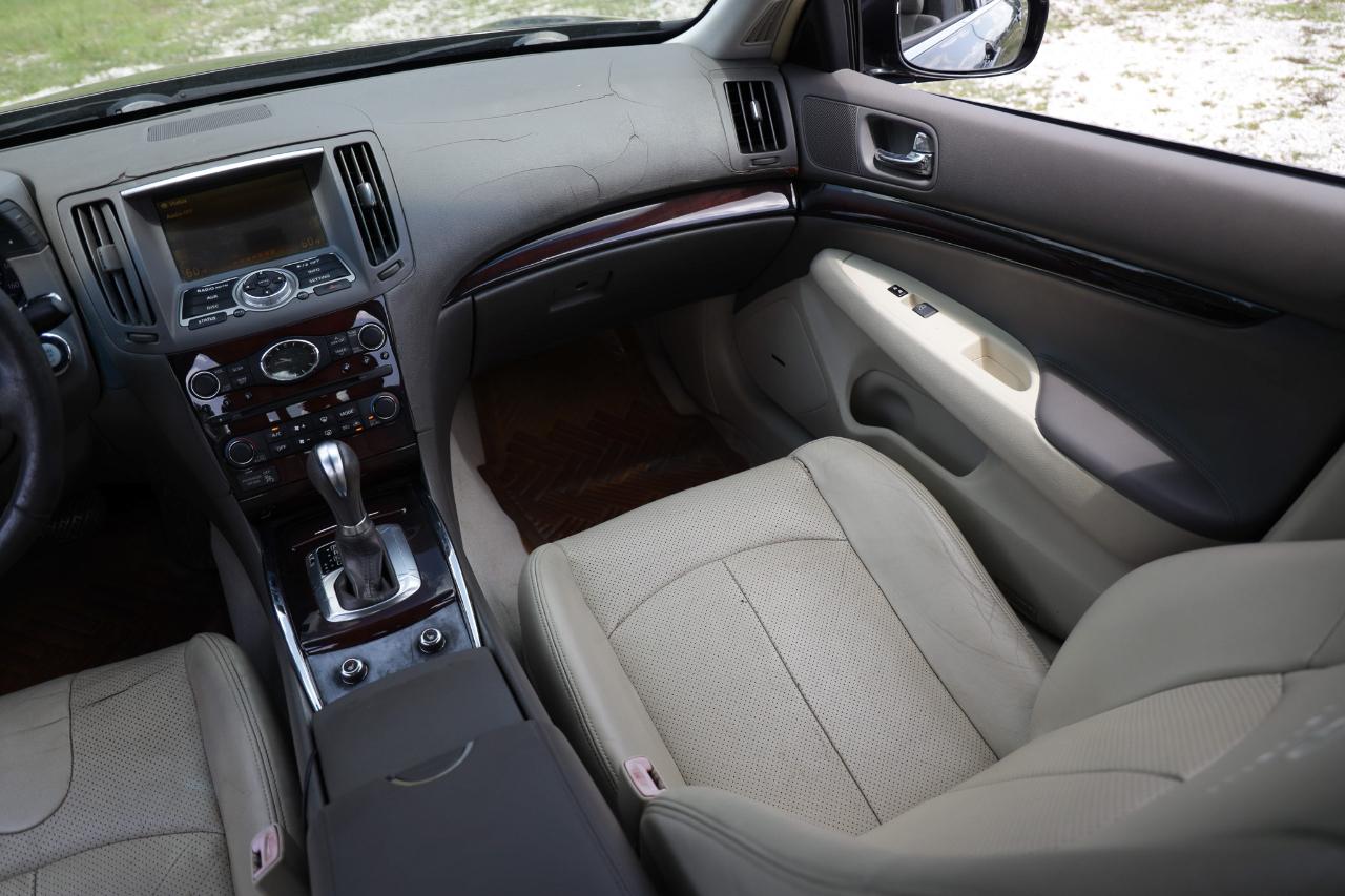 Infiniti G37 Sedan  2011