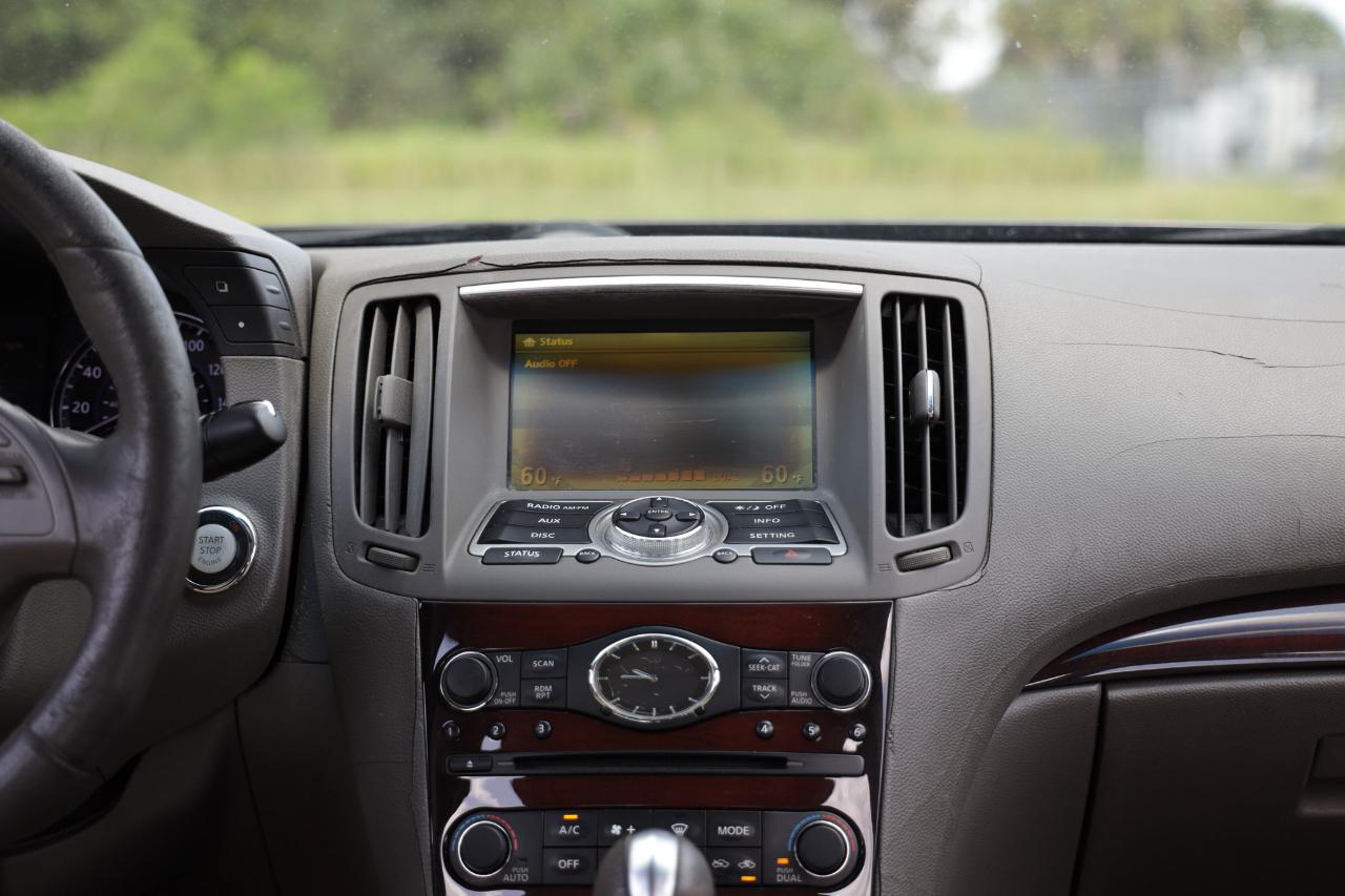 Infiniti G37 Sedan  2011