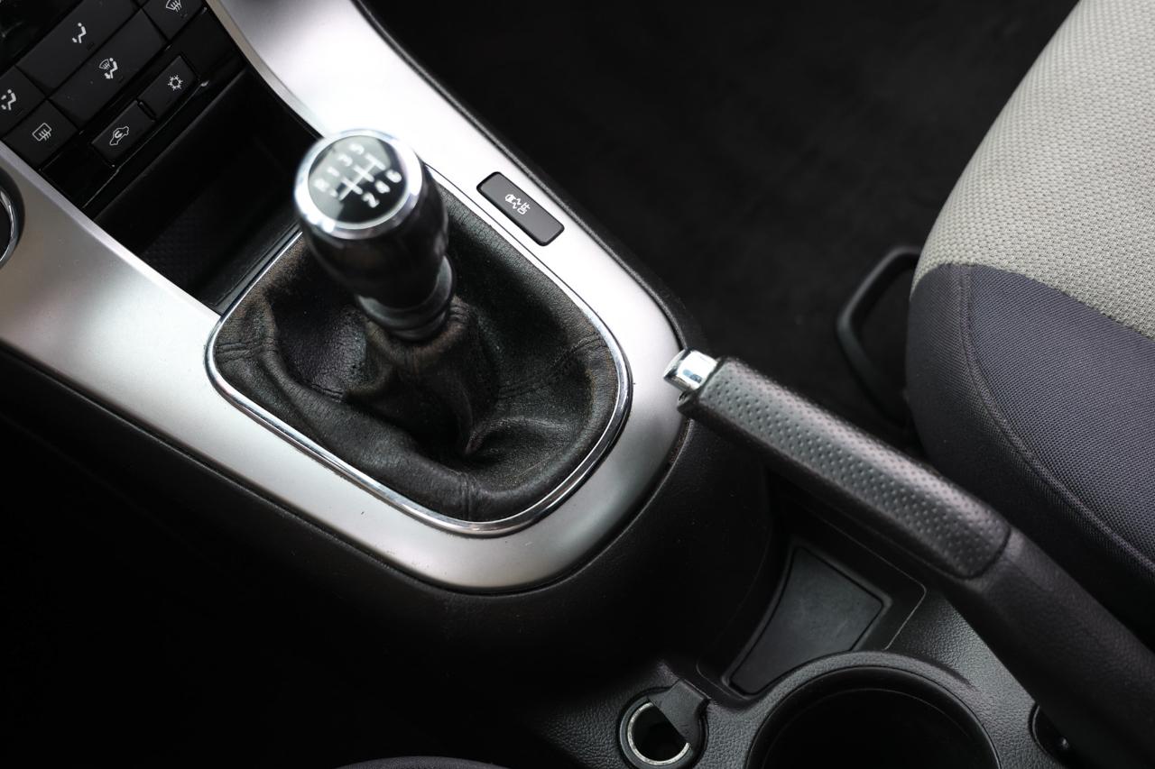 Chevrolet Cruze L Manual 2015