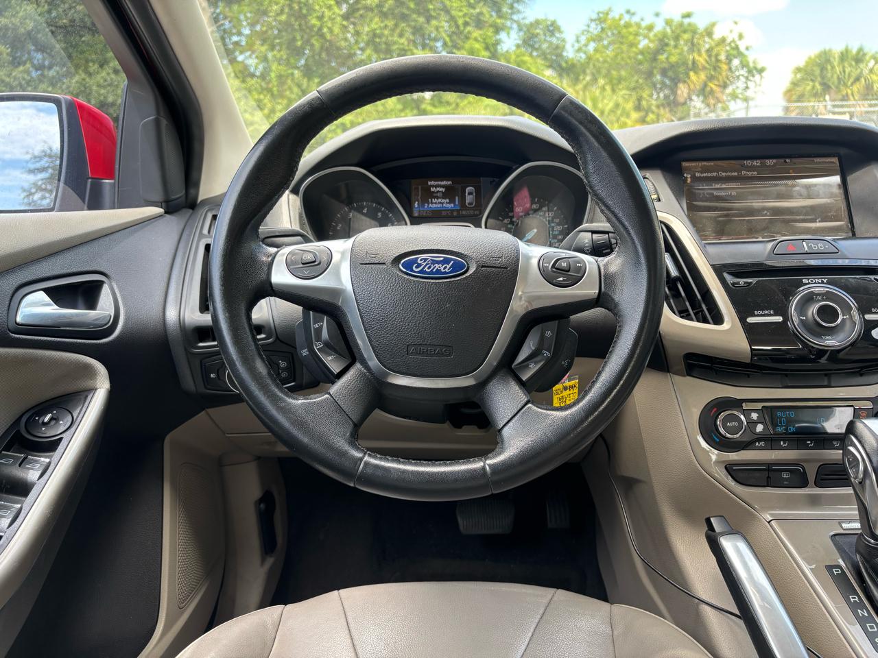 Ford Focus  2012