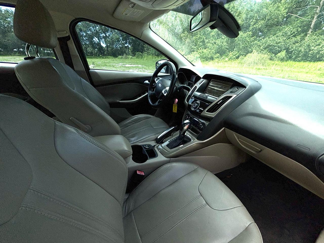 Ford Focus  2012