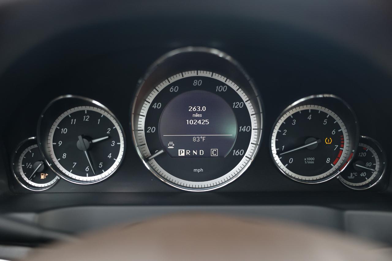 Mercedes-Benz E-Class  2010
