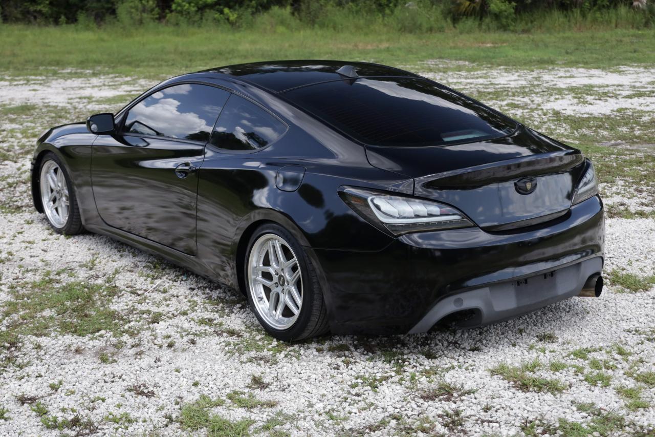 Hyundai Genesis Coupe  2013