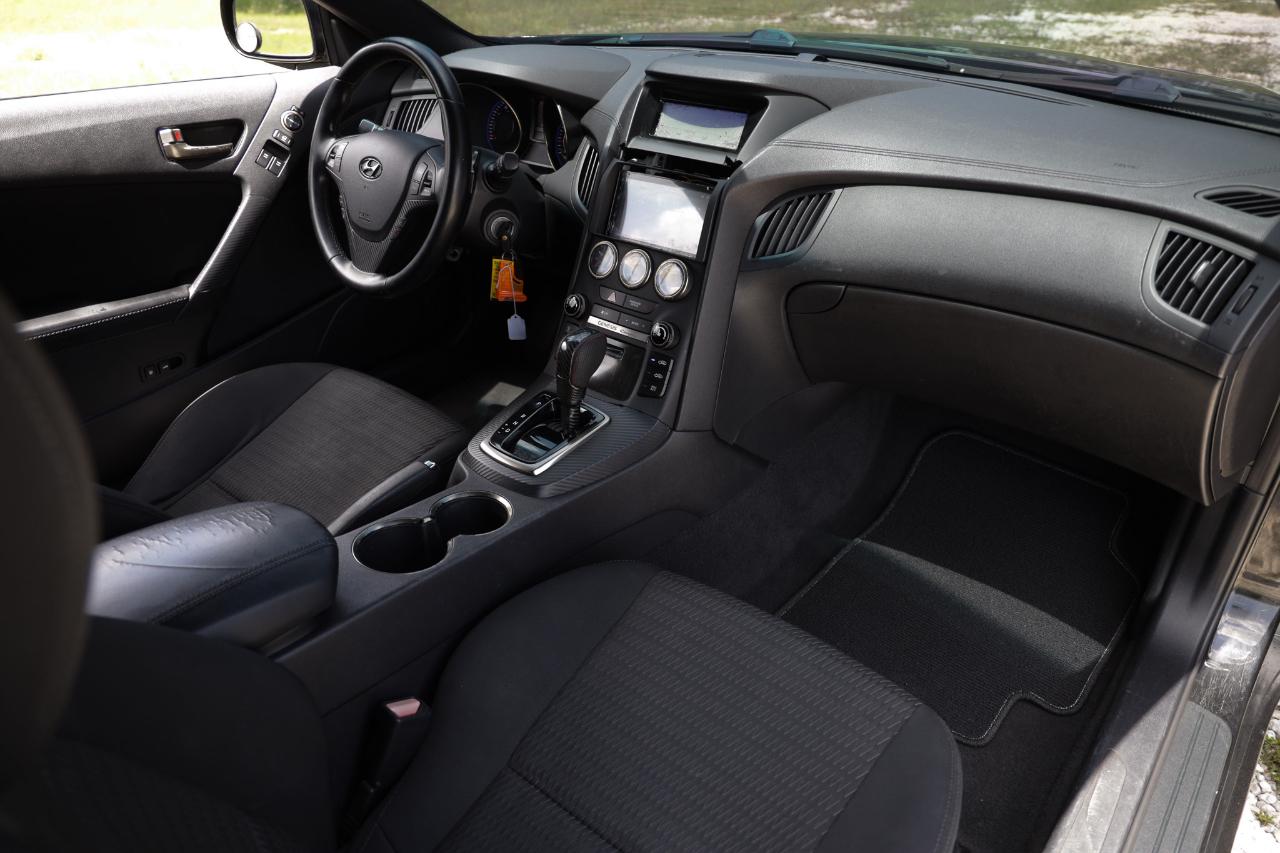 Hyundai Genesis Coupe  2013