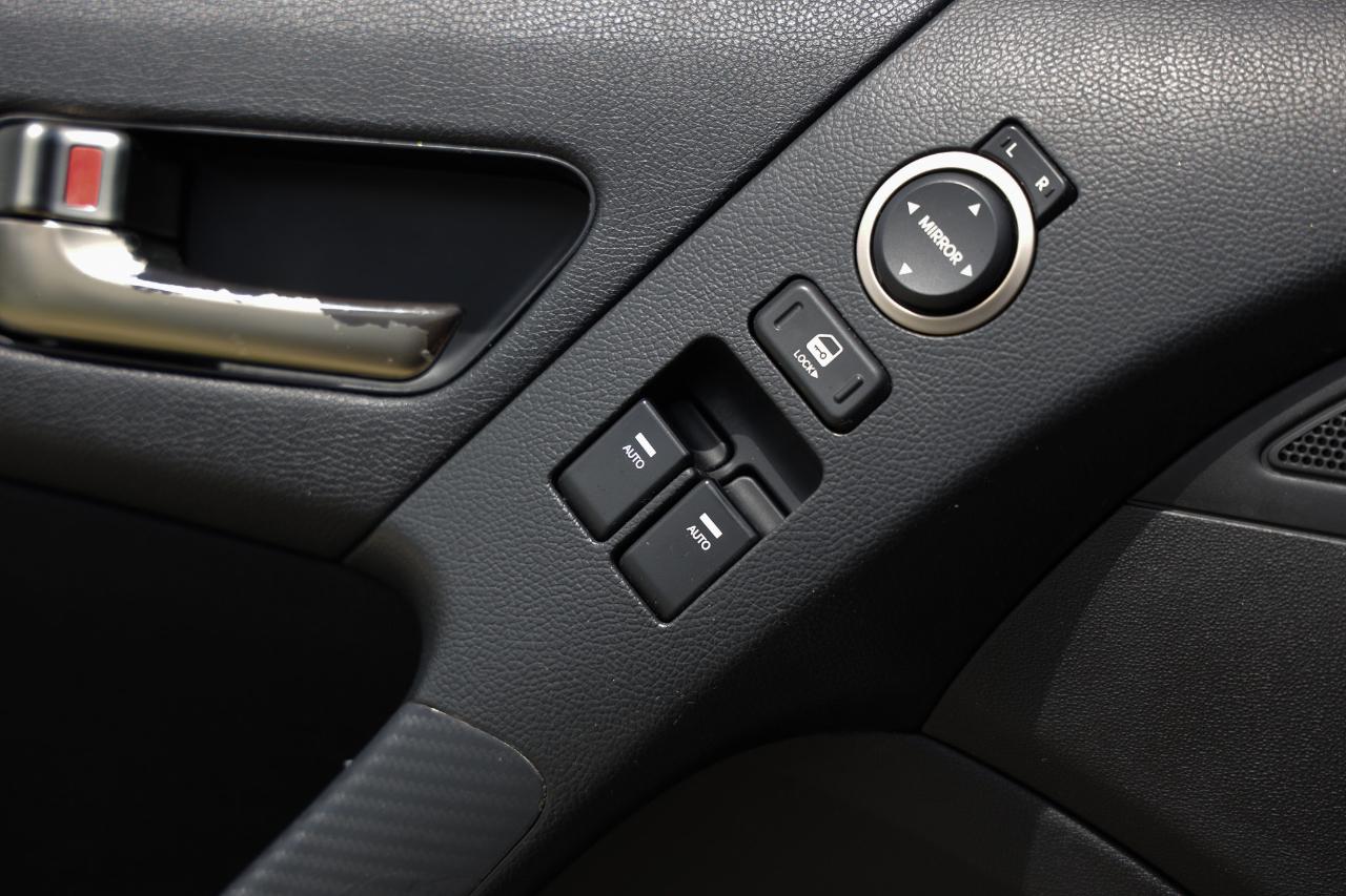 Hyundai Genesis Coupe  2013