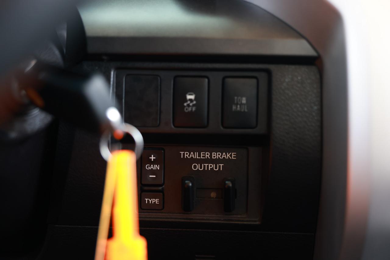 Toyota Tundra 2WD Truck  2016