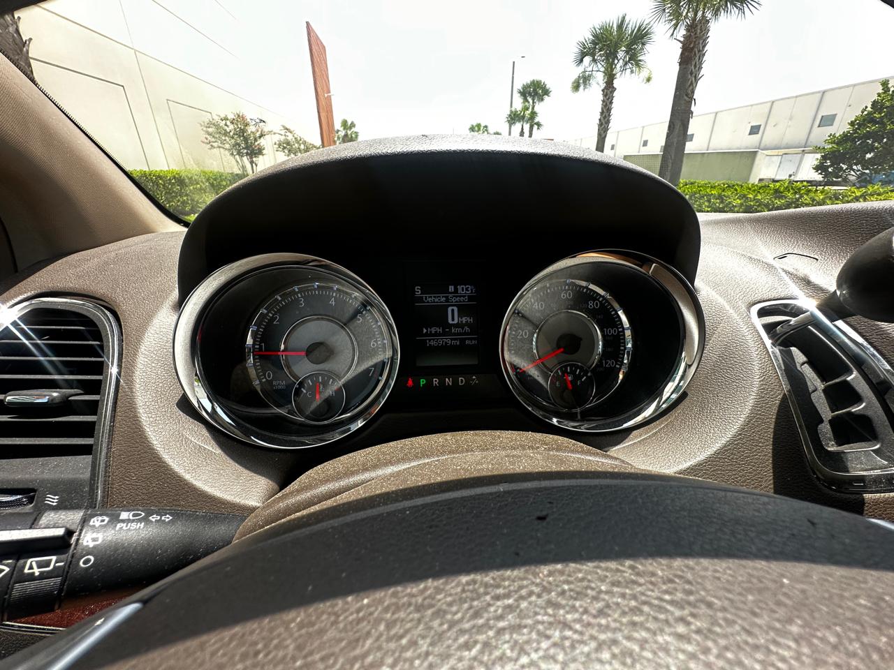 Chrysler Town & Country Limited 2011