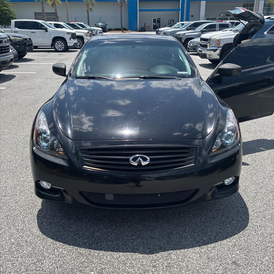 Infiniti G37 Coupe  2011