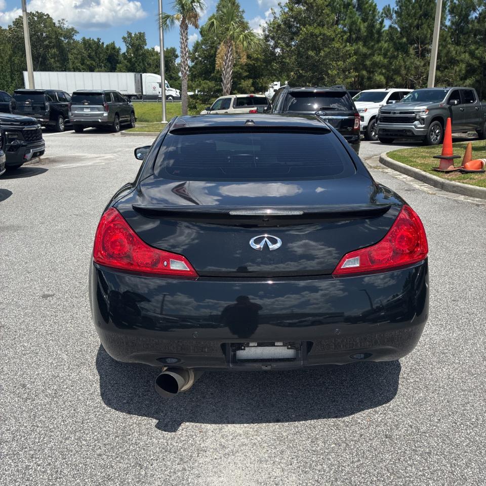 Infiniti G37 Coupe  2011