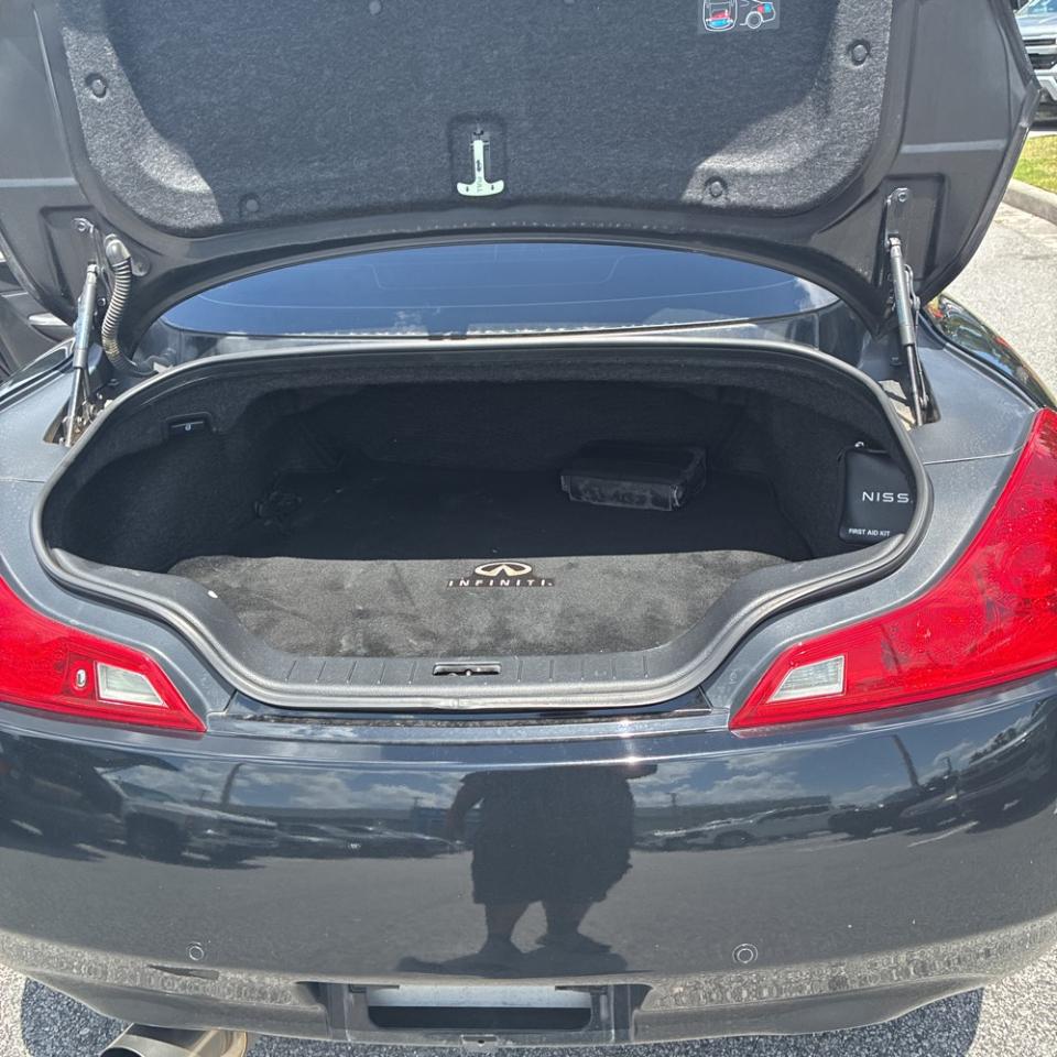 Infiniti G37 Coupe  2011