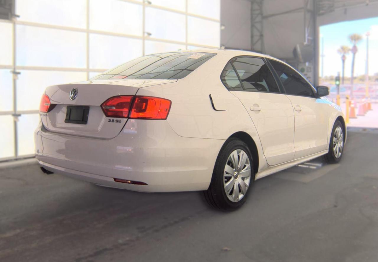 Volkswagen Jetta Sedan  2012