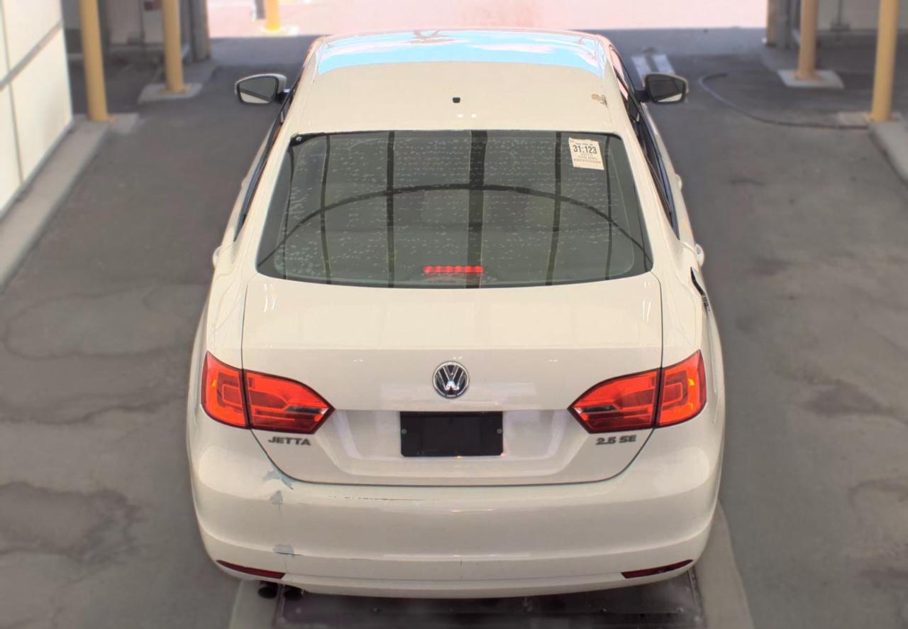 Volkswagen Jetta Sedan  2012