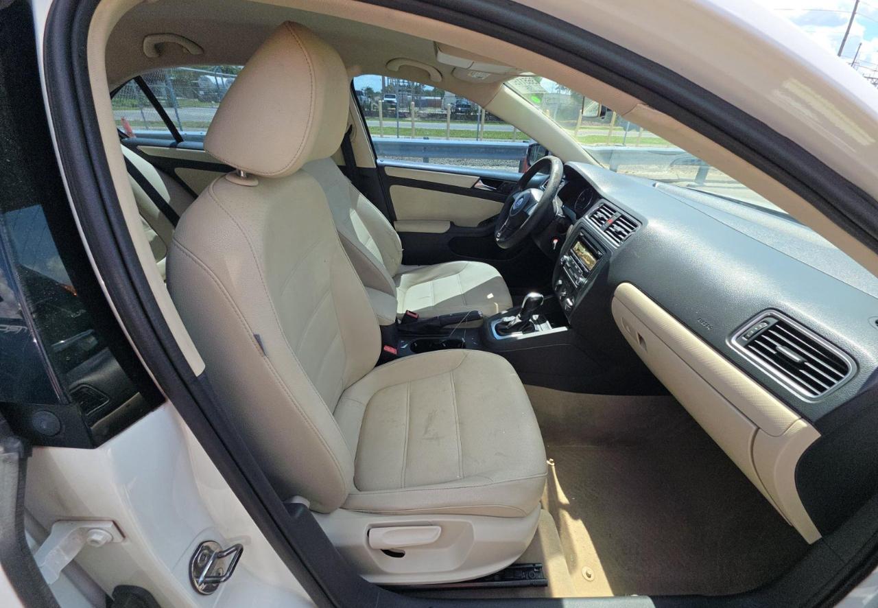 Volkswagen Jetta Sedan  2012