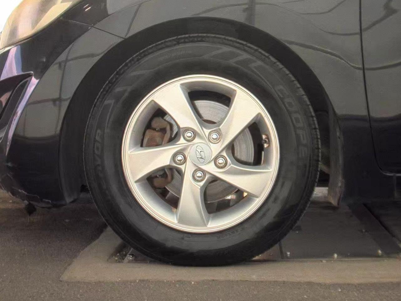 Hyundai Elantra  2014