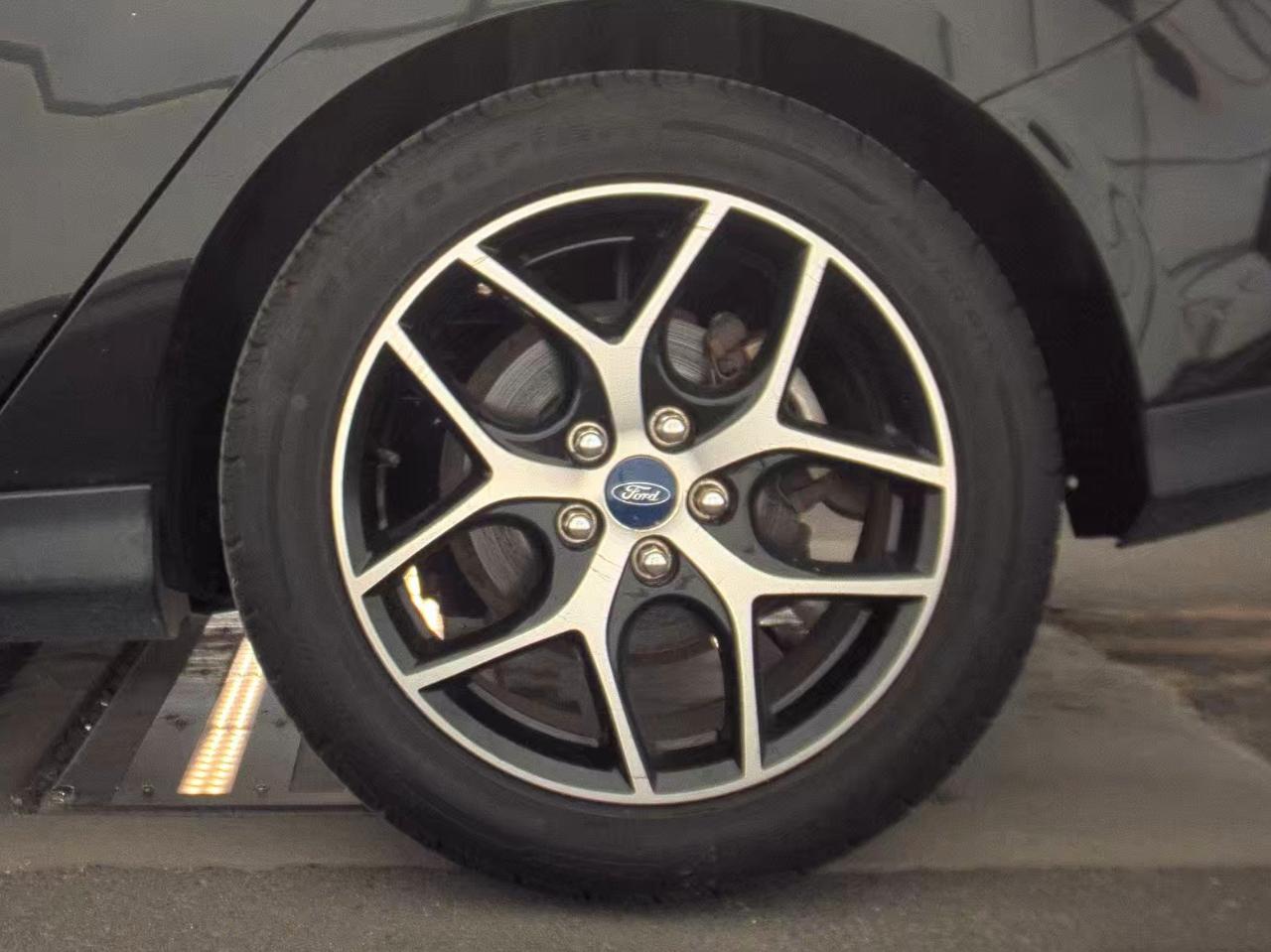 Ford Focus  2013