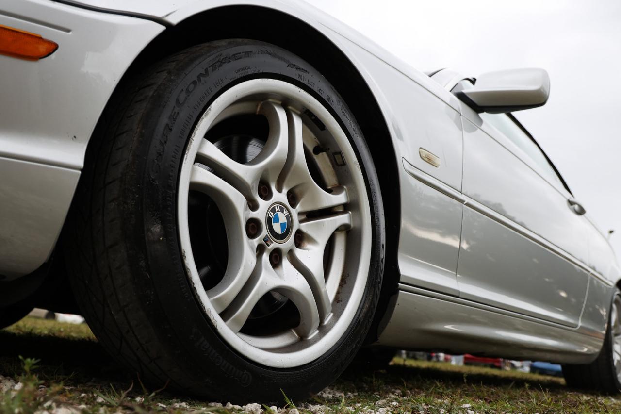 BMW 3 Series  2002