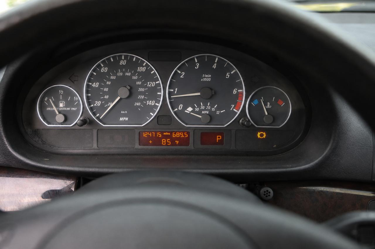 BMW 3 Series  2002