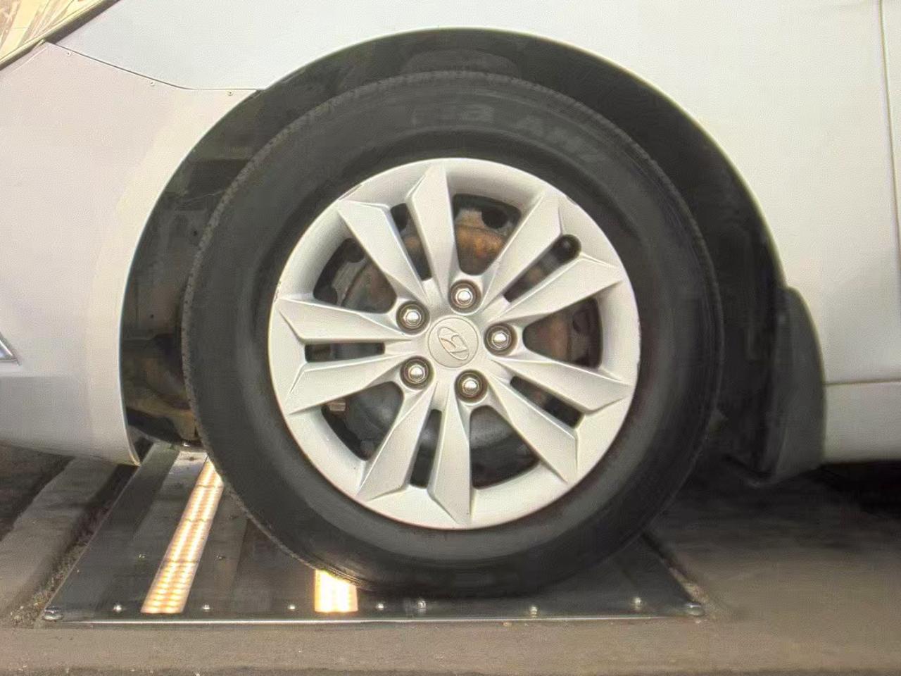 Hyundai Sonata  2011