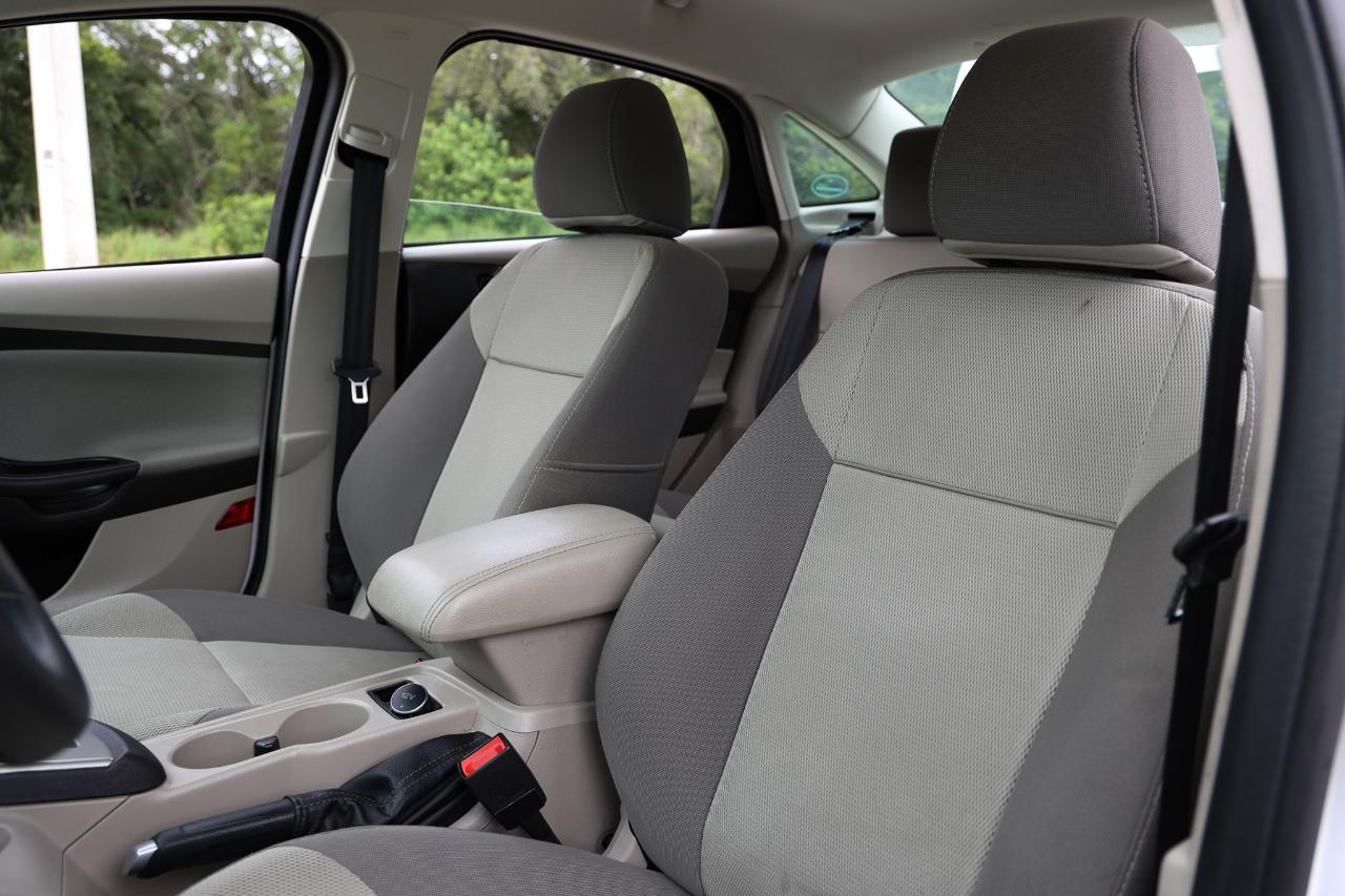 Ford Focus  2014