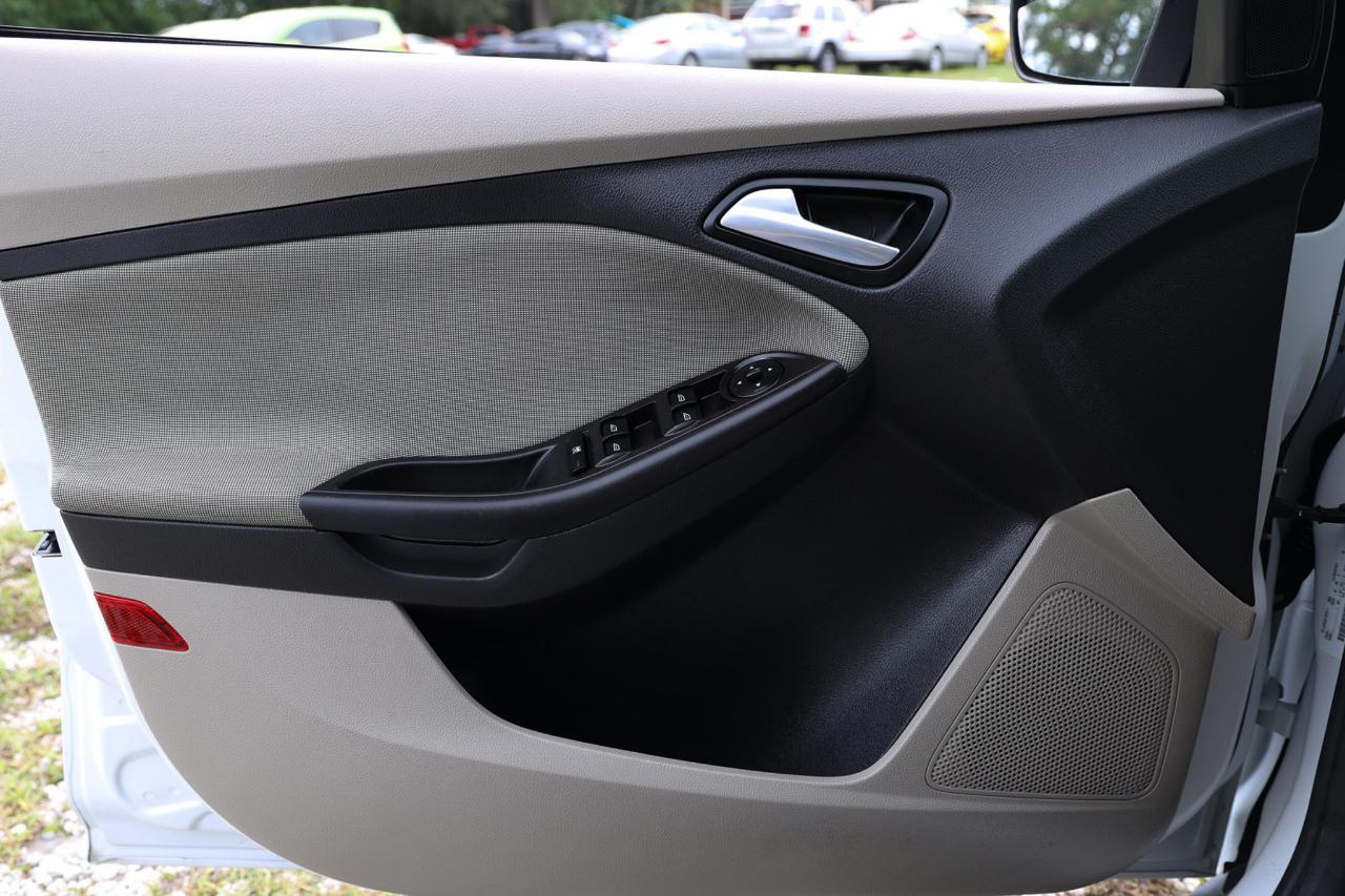 Ford Focus  2014