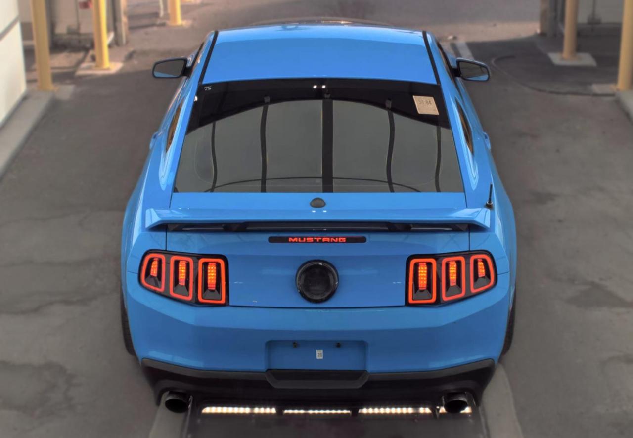 Ford Mustang  2010