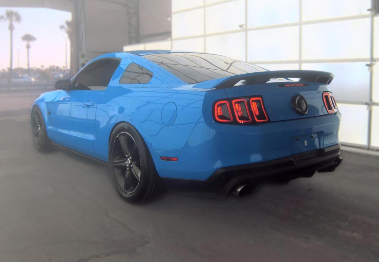 Ford Mustang  2010