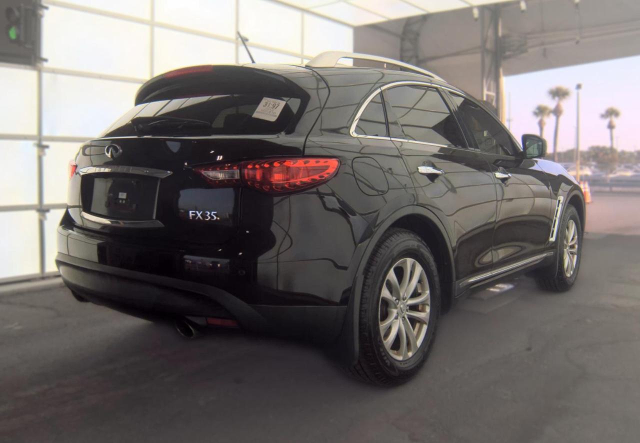 Infiniti FX35  2012