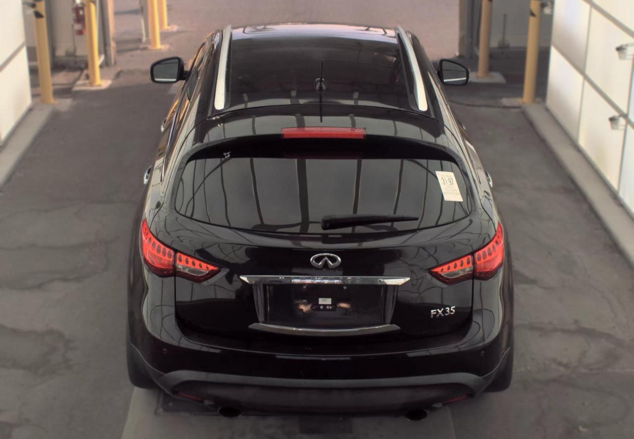 Infiniti FX35  2012
