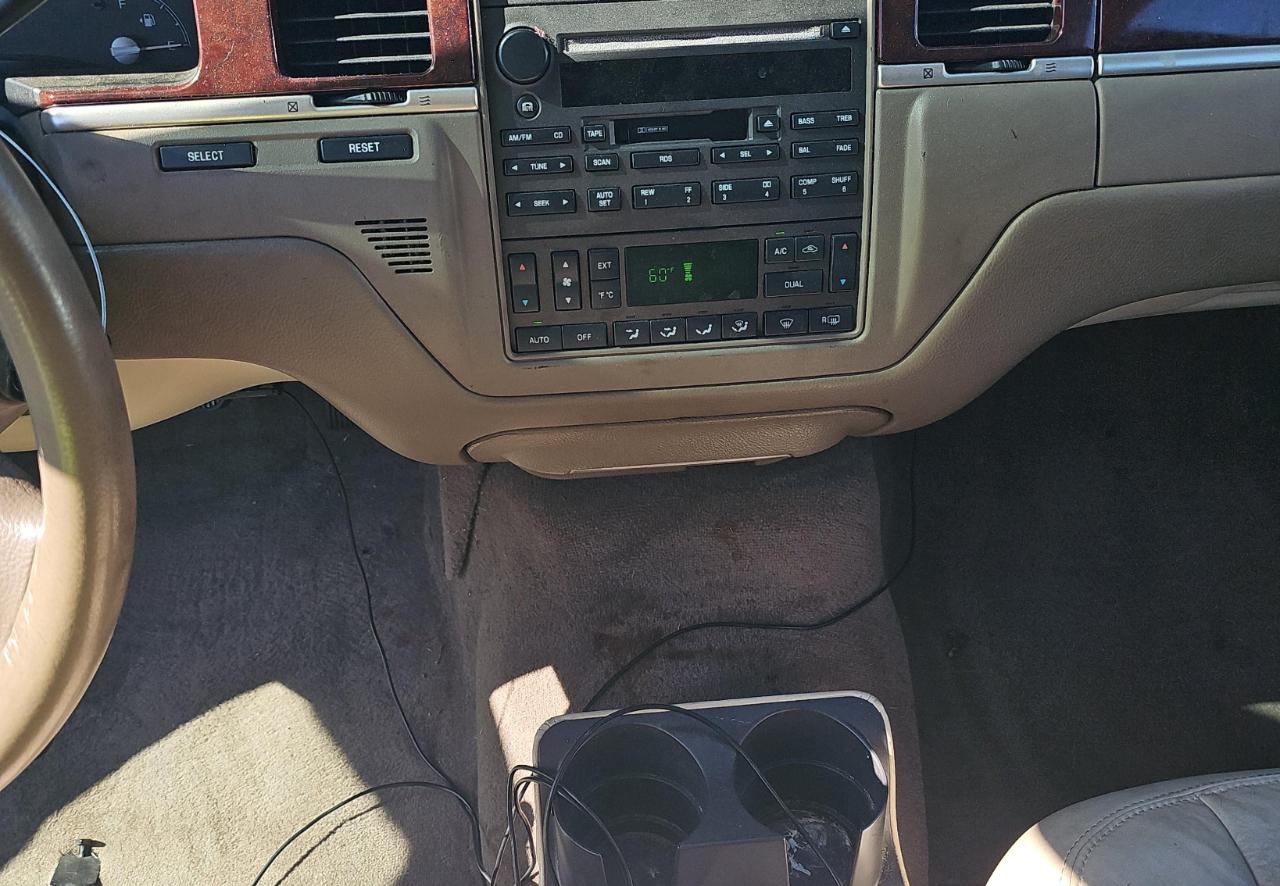 Lincoln Town Car  2004