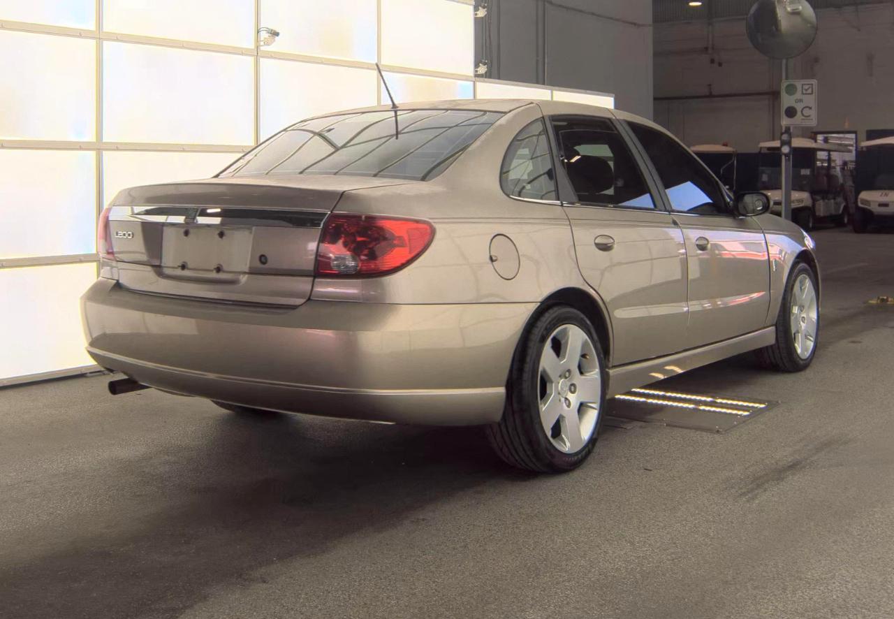 Saturn LS  2003