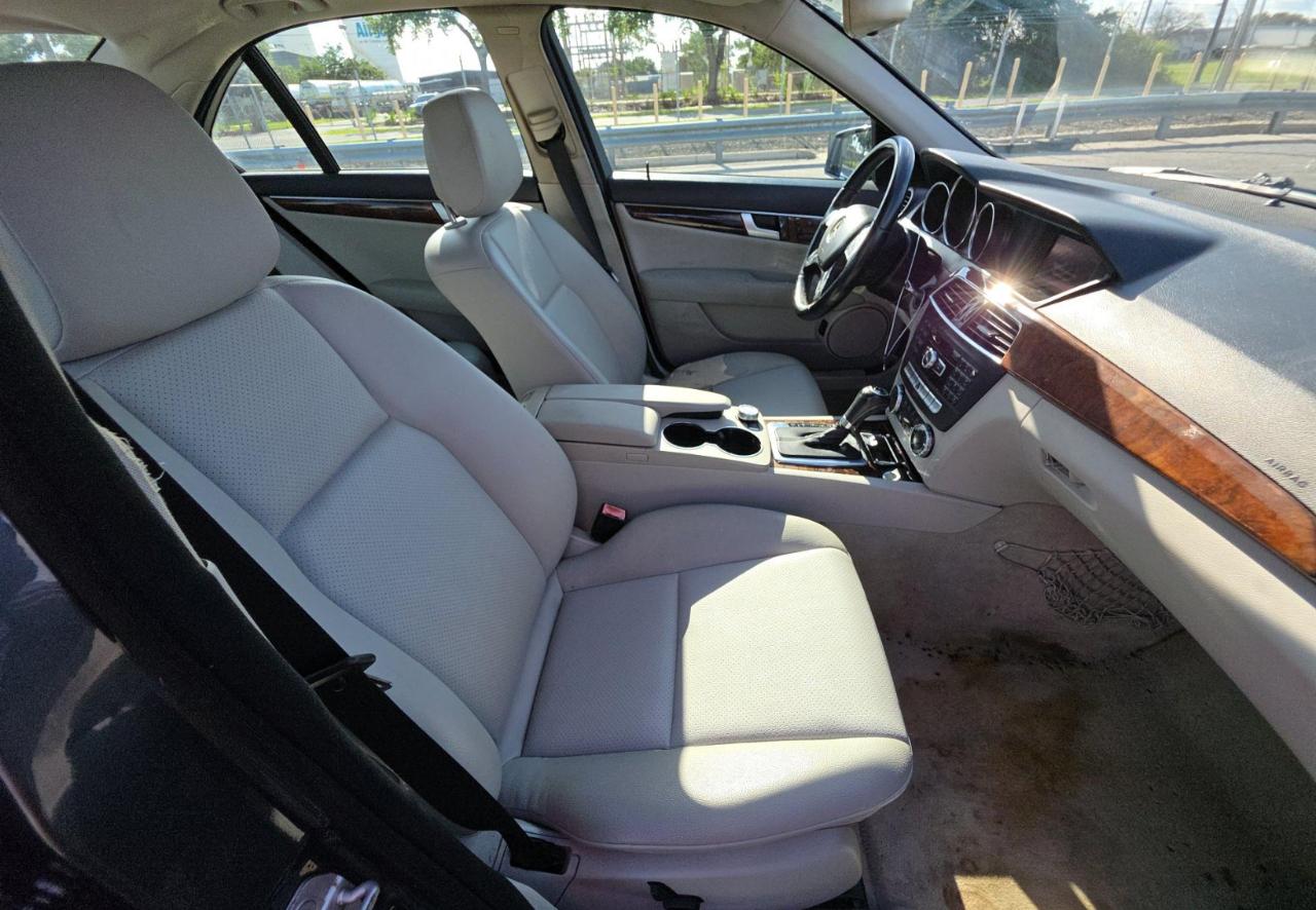 Mercedes-Benz C-Class  2013