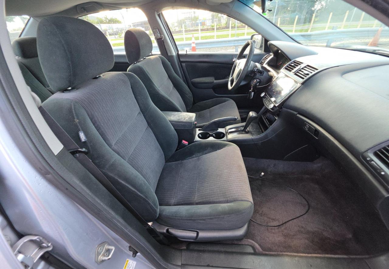 Honda Accord Sdn  2005