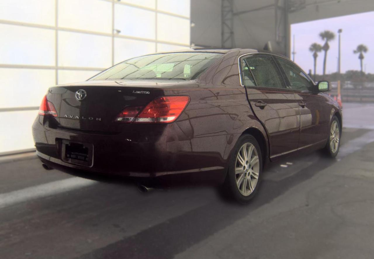 Toyota Avalon  2006