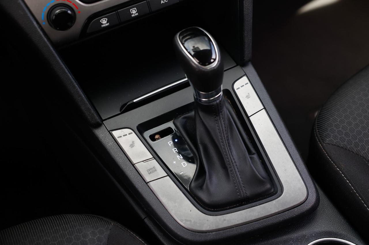 Hyundai Elantra  2017